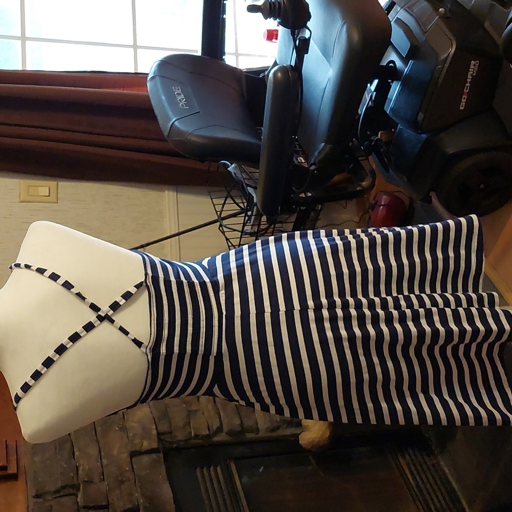 Dress - Picture 2 of 3